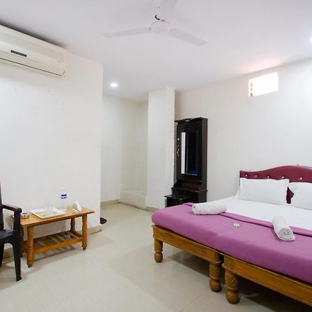 Hotel Sri Sai Balaji Hyderabad Bagian luar foto