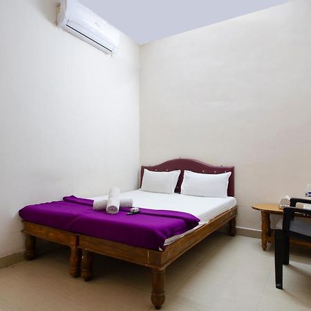 Hotel Sri Sai Balaji Hyderabad Bagian luar foto