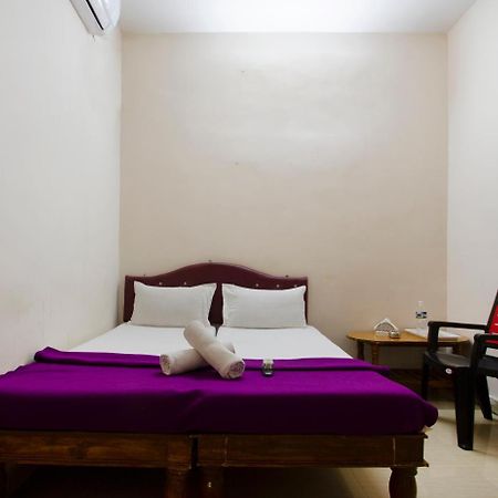 Hotel Sri Sai Balaji Hyderabad Bagian luar foto