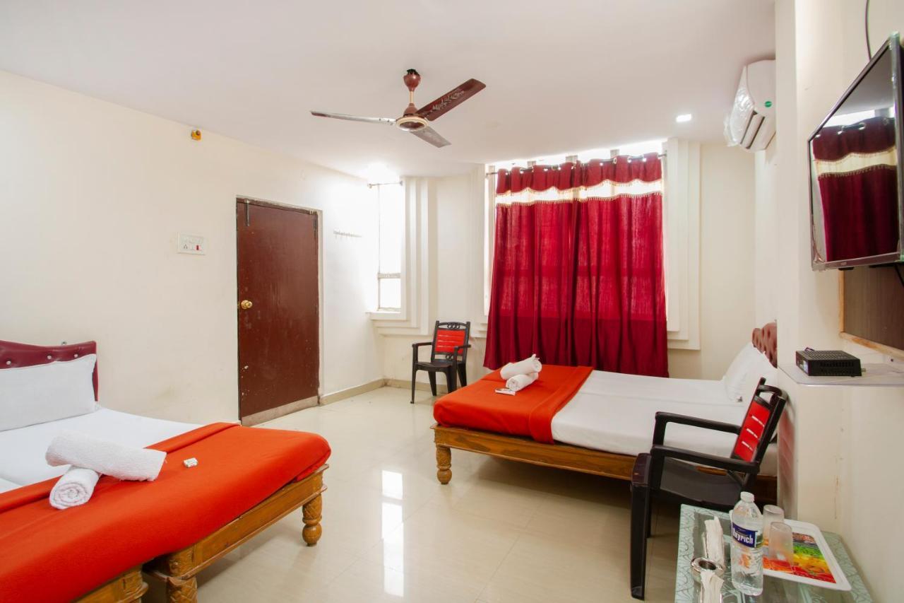 Hotel Sri Sai Balaji Hyderabad Bagian luar foto
