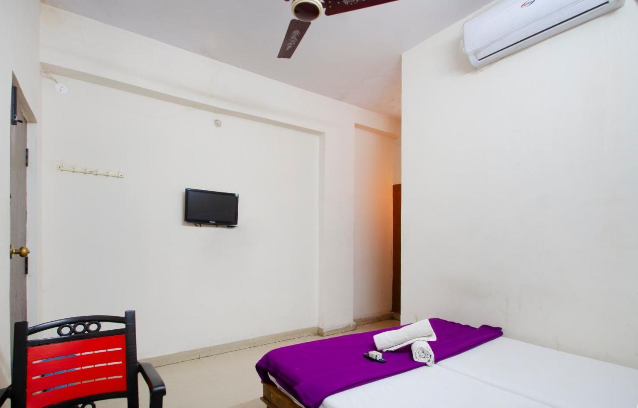Hotel Sri Sai Balaji Hyderabad Bagian luar foto