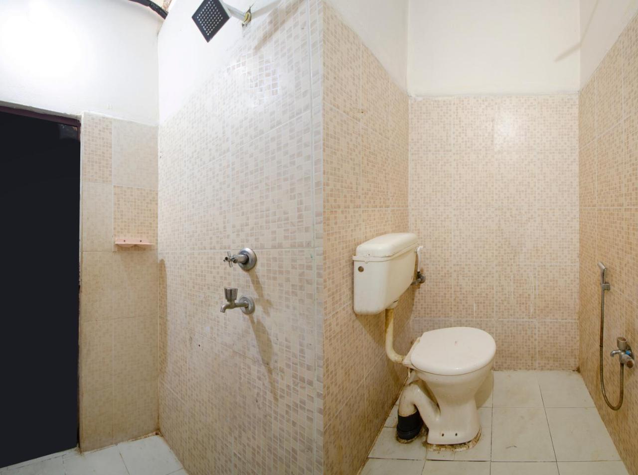 Hotel Sri Sai Balaji Hyderabad Bagian luar foto